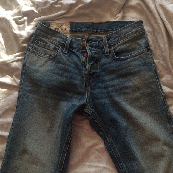 Hollister light wash skinny jeans size 28