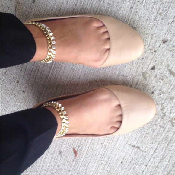 Beautiful Zara beige flats