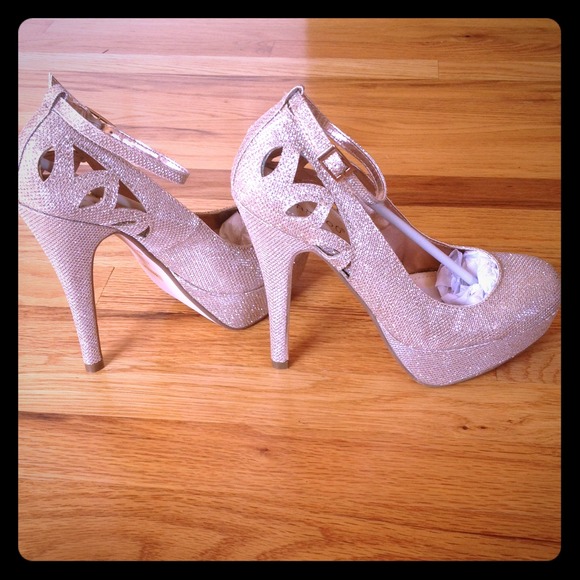 Shoes - Shoes size 7.5