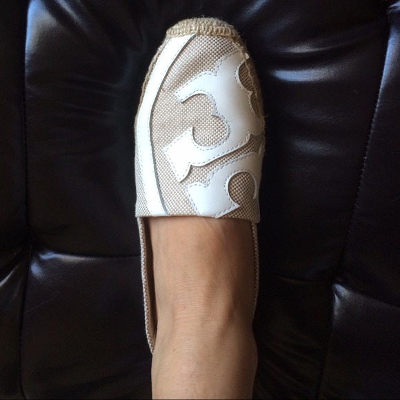 ***SOLD***Tory Burch Espadrilles (natural/white)