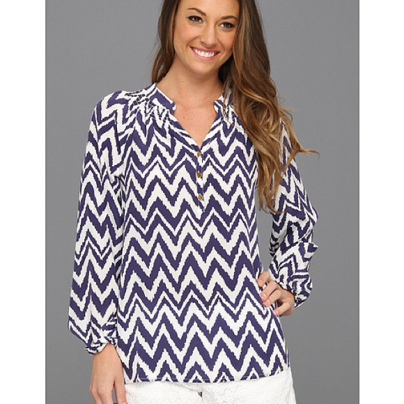 *RESERVED* Lilly Pulitzer Navy Chev On Elsa