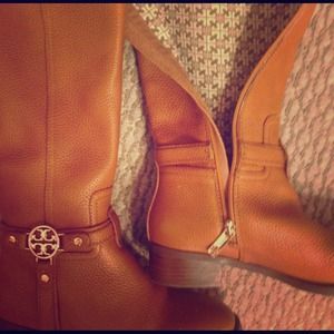 Tory burch winter boots