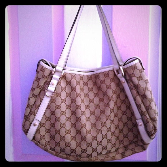 Authentic Gucci Abbey purse