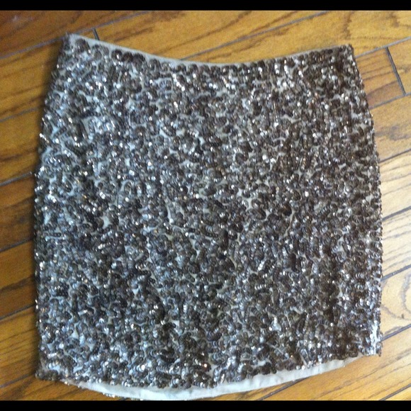 Vince Dresses & Skirts - Vince gold sequined skirt