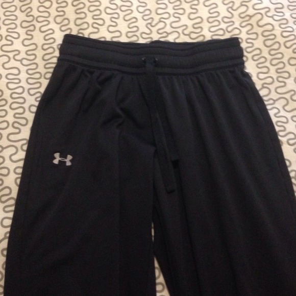 *BUNDLED* Black Under Armour athletic capris