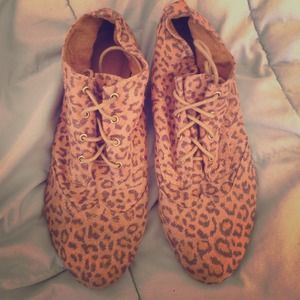 ✨Leopard print shoes✨