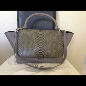 Celine trapeze