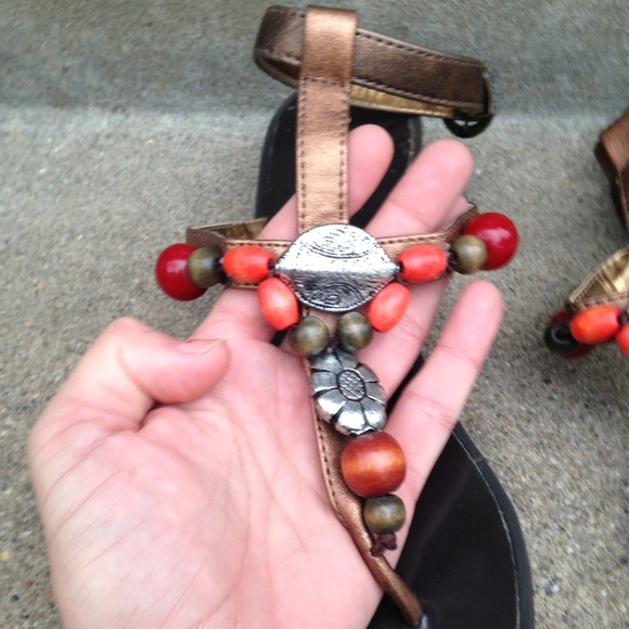 🟥🔻MUST.GO🔺🟥Chinese Laundry❣️Flat Boho 🌻 Gladiator Sandals♦️🟥 - Picture 3 of 4