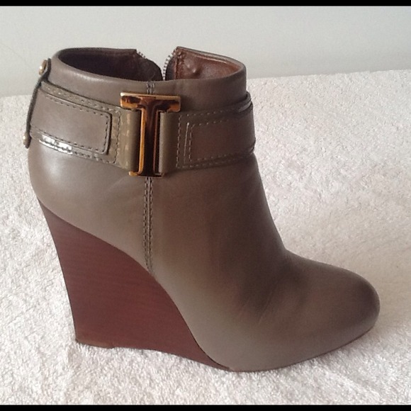 TORY BURCH Boots - TORY BURCH TENLEY WEDGE BOOTIE