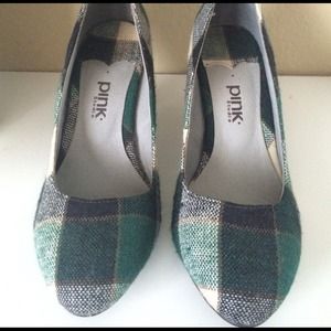 Green plaid pumps