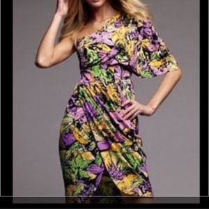 ✨Host Pick ✨One sleeve print dress