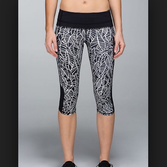 💚SOLD SOLD💚 Lululemon Run A Marathon Crop 4