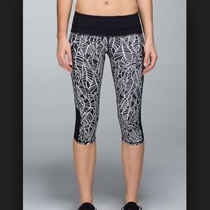 💚SOLD SOLD💚 Lululemon Run A Marathon Crop 4