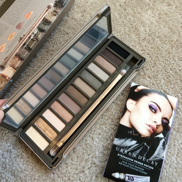 ❌SOLD❌ Authentic Naked 2 Palette - Picture 3 of 4