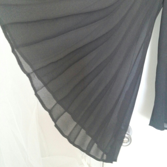 SOLD. Sheer Accordion Sleeve Top - Picture 2 of 3