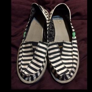 Sanuk castaway slip on wms size 10