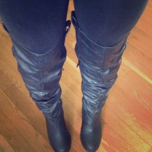 Black over the knee boots ✳️flash sale✳️