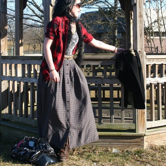 Banana Republic Dresses & Skirts - Banana Republic vintage pleated plaid maxi skirt