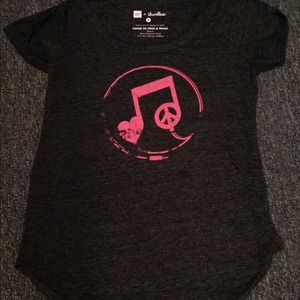 Gap tee