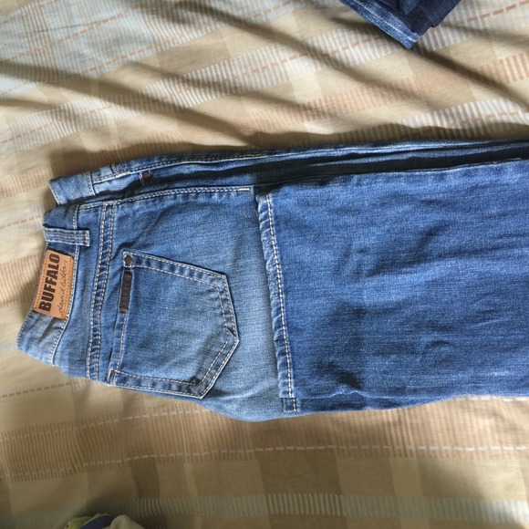 Very new condition jean size 25