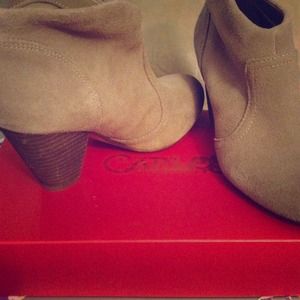 Carlos by Carlos Santana Women's Brooky Boot Taupe