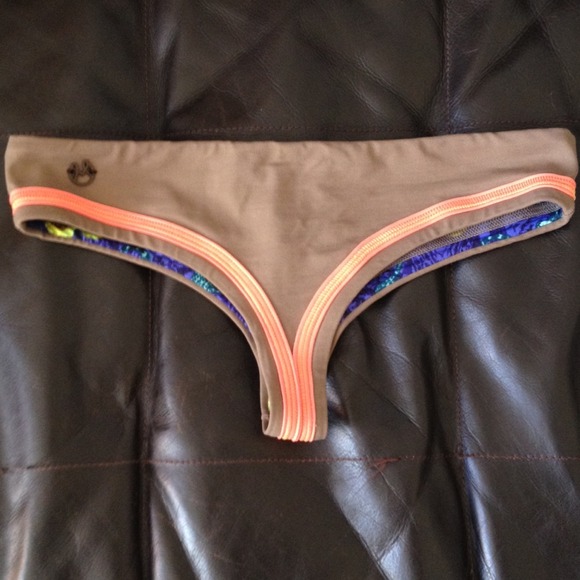 Maaji reversible bikini bottoms