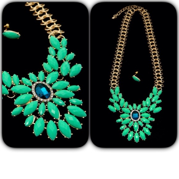 Jewelry - SOLD Statement Mint/Gold Necklace & Earring Set
