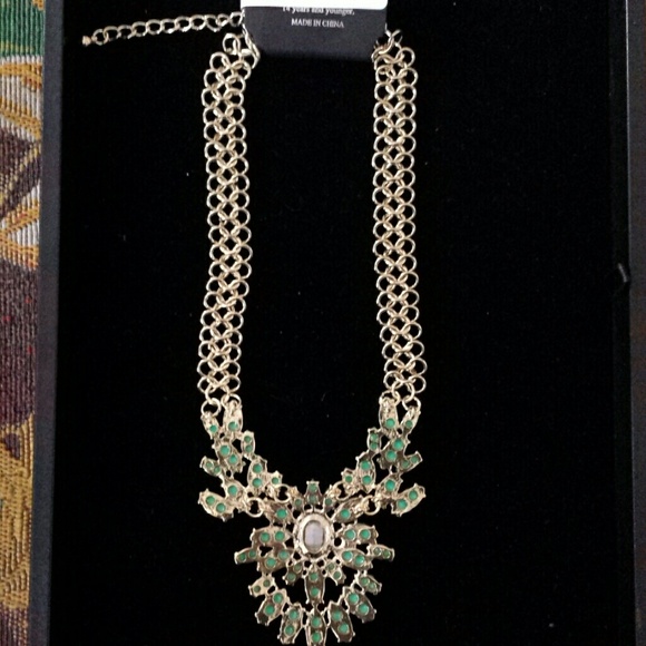 SOLD Statement Mint/Gold Necklace & Earring Set - Picture 4 of 4