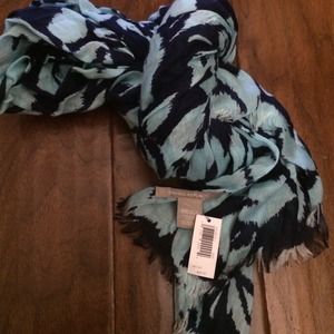 Banana Republic light weight turquoise/navy scarf