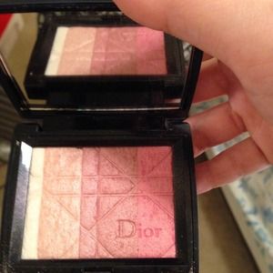 DIORSKIN ULTRA-SHIMMERING ALL OVER FACE POWDER
