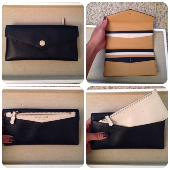 Michael Kors Saffiano Carryall Blue and Tan wallet