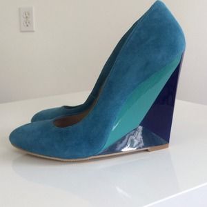 Rachel Roy NEVER WORN graphic wedge