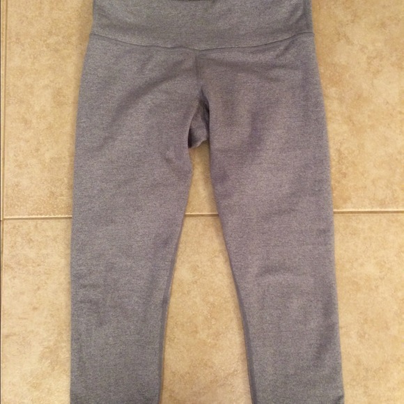 Lulu lemon size 6 wunder under crops
