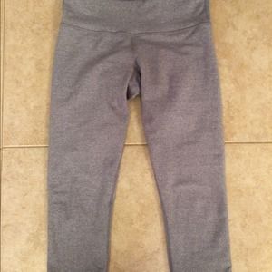 Lulu lemon size 6 wunder under crops
