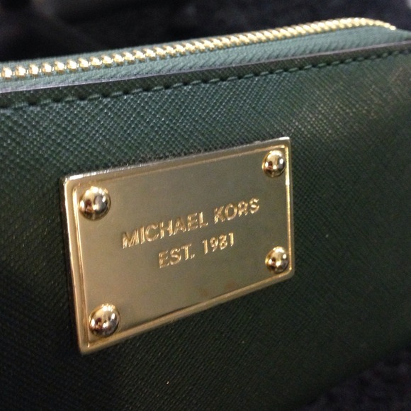 Michael Kors clutch wallet - Picture 2 of 4