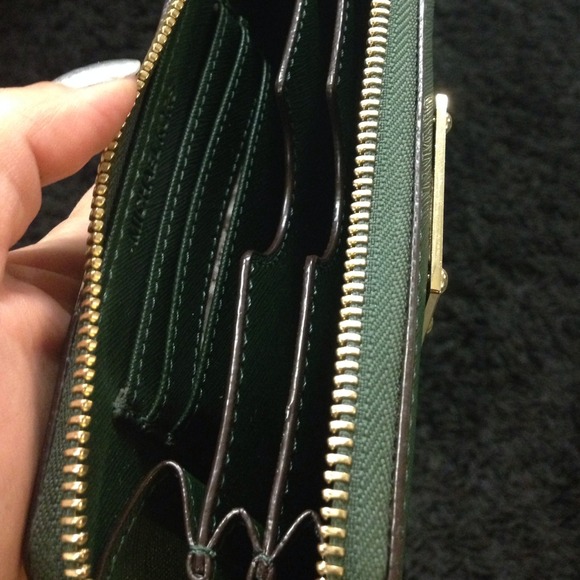 Michael Kors clutch wallet - Picture 3 of 4