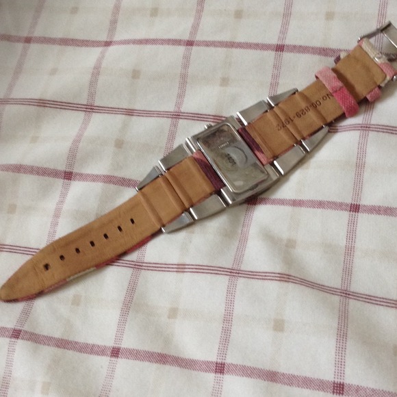 Watch - Picture 2 of 4