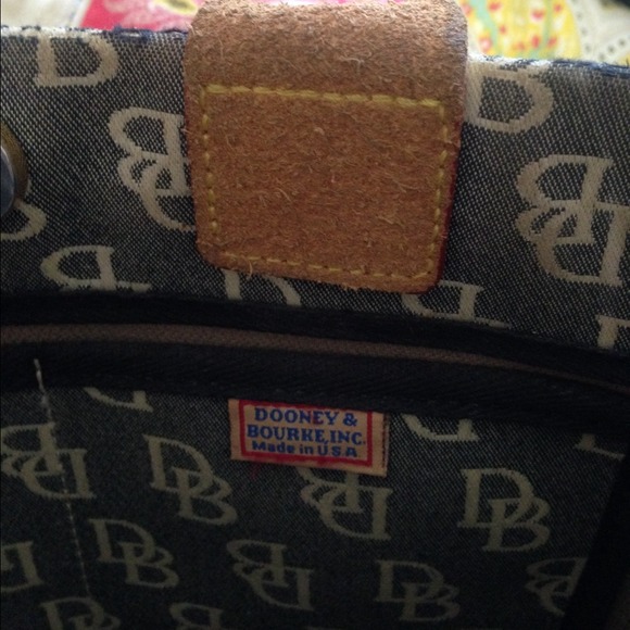 Dooney & Bourke Handbag - Picture 3 of 4