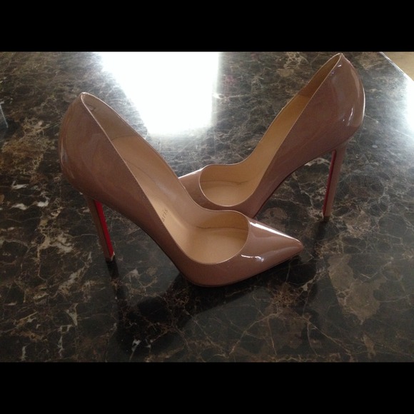 Chtistian Louboutin Pigalle 120