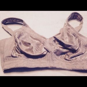 Size 36DD no wires very strong uplift and hold.