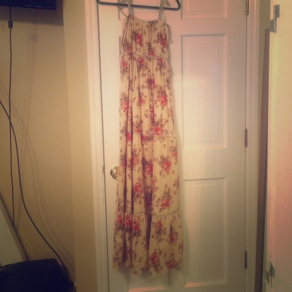 Dreamy floral maxi!