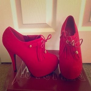 DELICACY RED BOOTIES