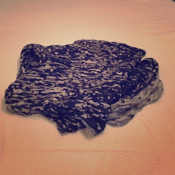 Ann Taylor Navy Leopard Print scarf