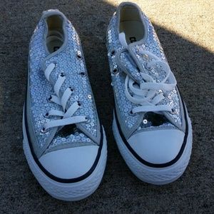 Converse size 3