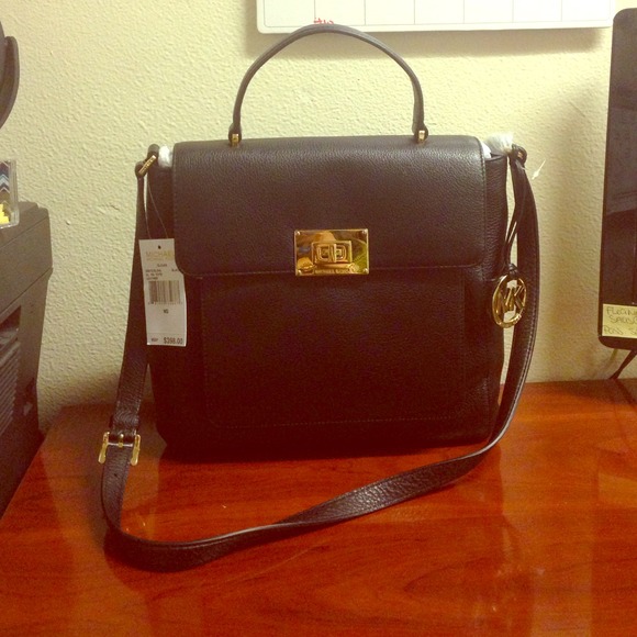 Michael kors bag 💢SOLD💢