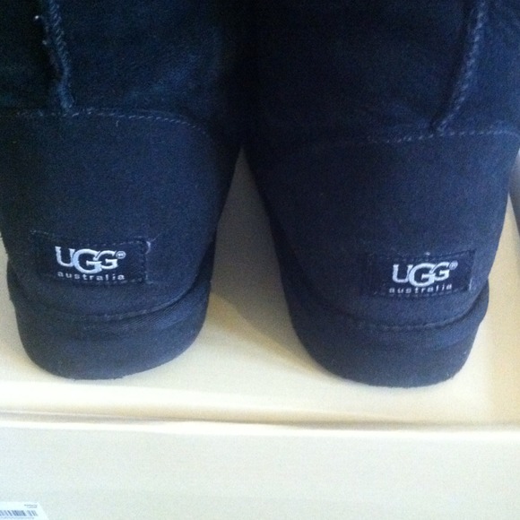 Black Ugg Boots 🔥SOLD🔥SOLD🔥 - Picture 3 of 4