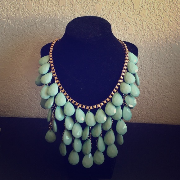 Dear drop necklace in mint - Picture 1 of 2