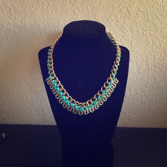 Chain necklace with color - Picture 1 of 1