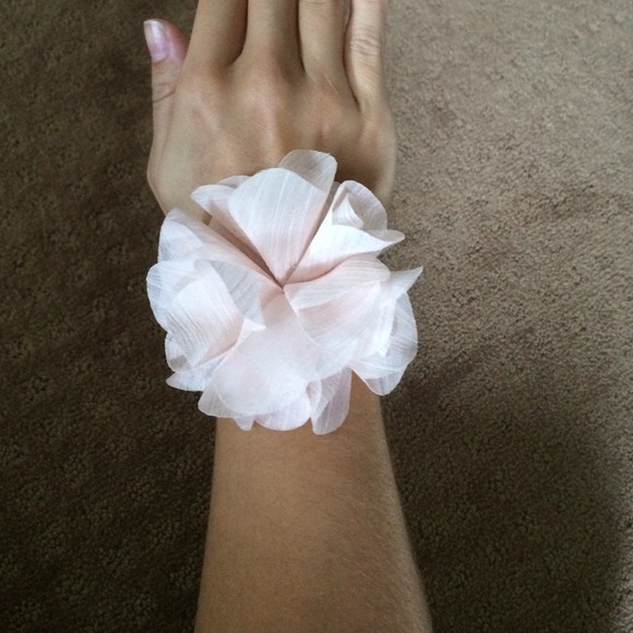 Floral bracelet