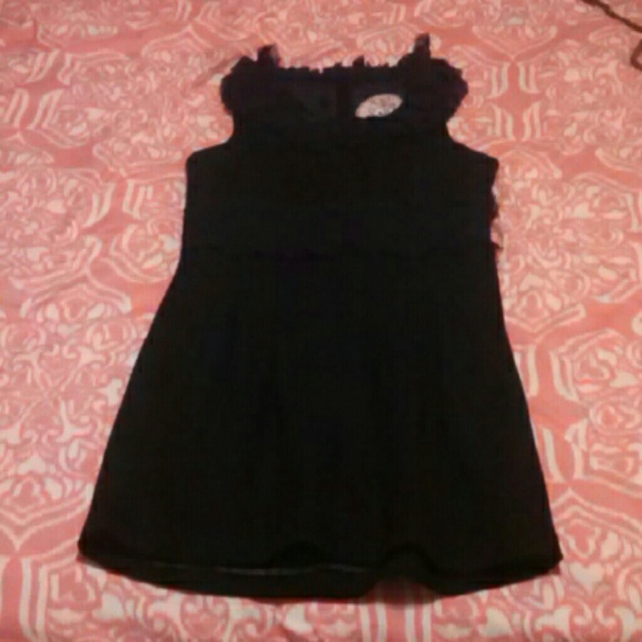 Moving to Hawaii, must sell!  Adorable black dress